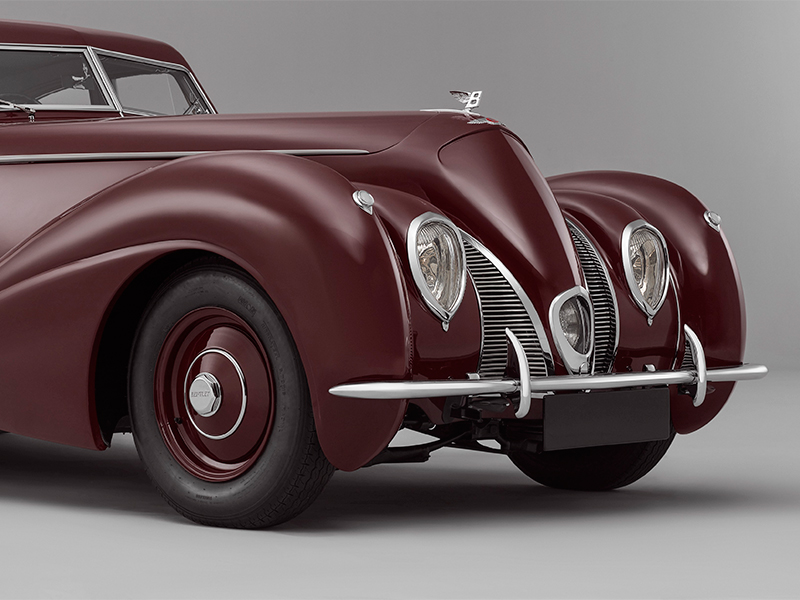 إحياء سيارة  BENTLEY CORNICHE الأسطورية من جديد